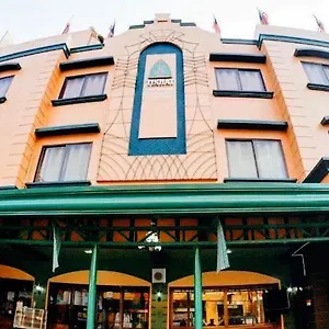 Bed & Breakfast Tinhat Halal حلال Certified Boutique And Restaurant, Davao